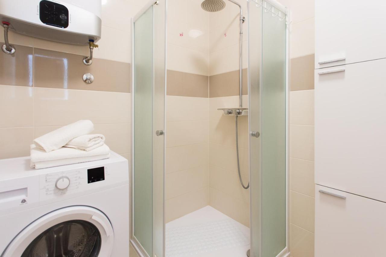 Iris Apartment Private Parking Split Bagian luar foto