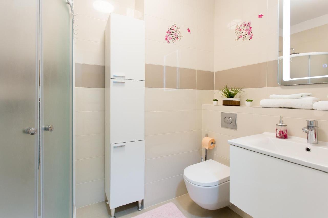 Iris Apartment Private Parking Split Bagian luar foto
