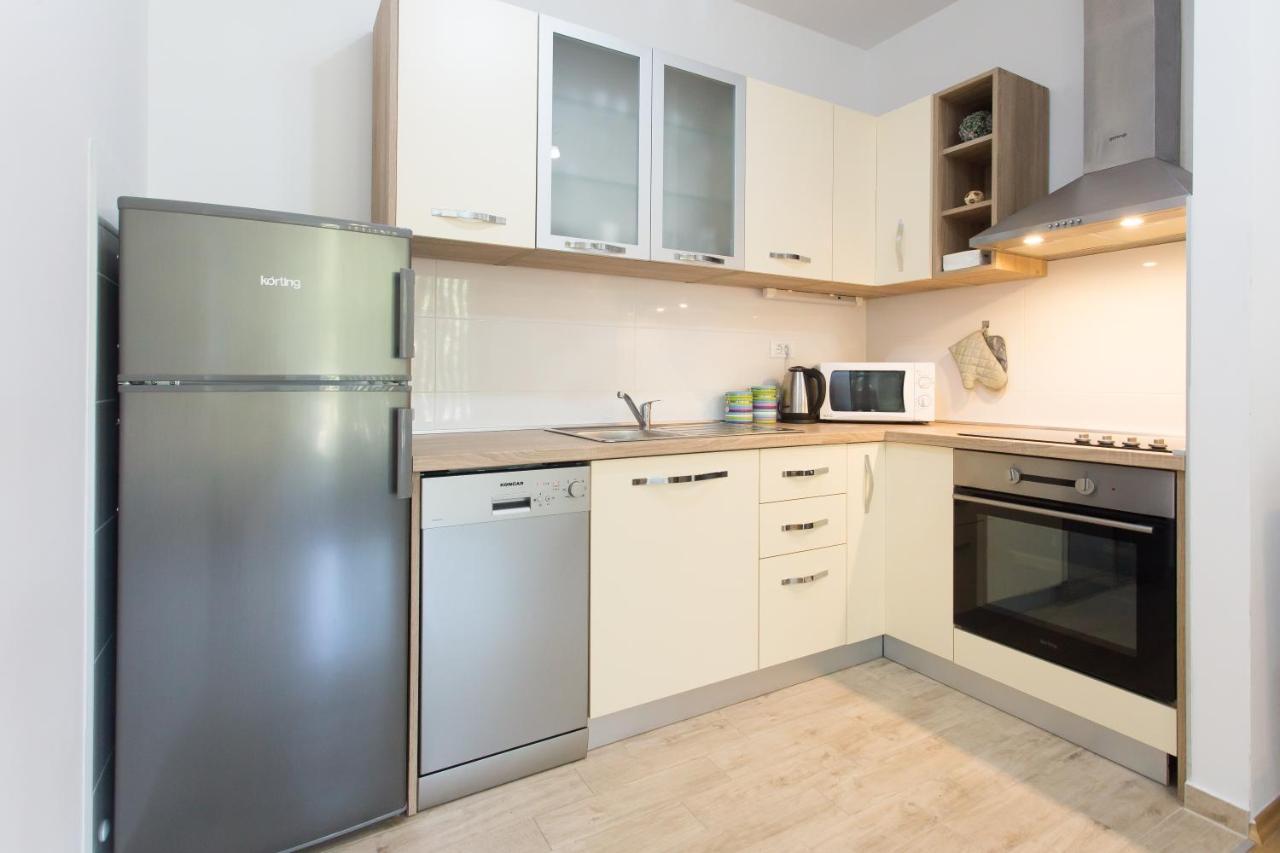 Iris Apartment Private Parking Split Bagian luar foto