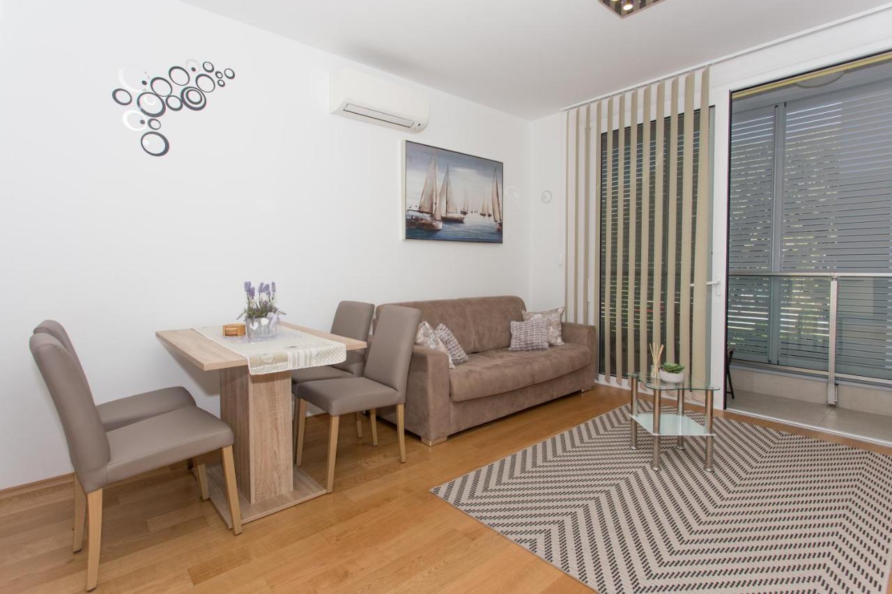 Iris Apartment Private Parking Split Bagian luar foto