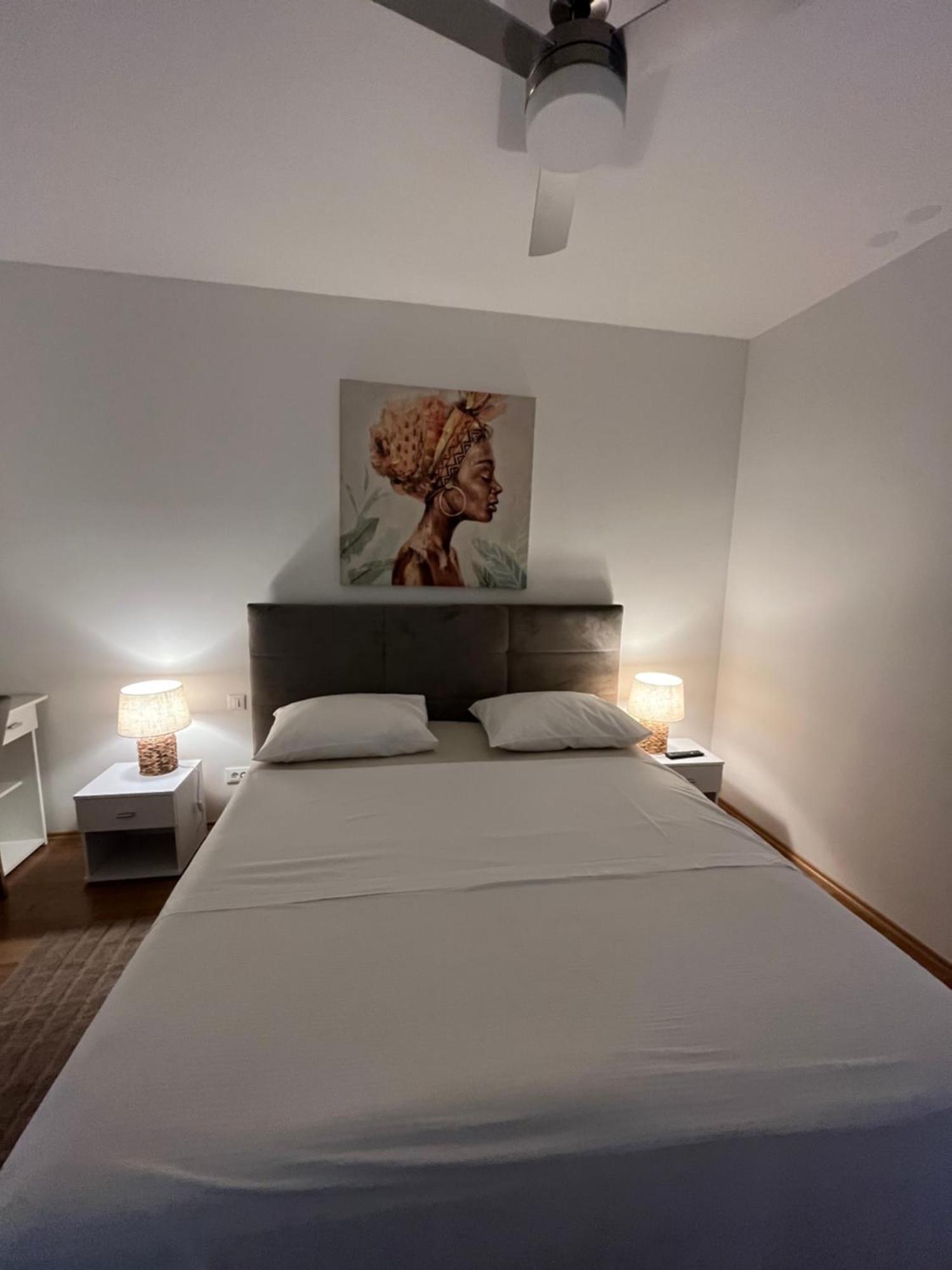Iris Apartment Private Parking Split Bagian luar foto